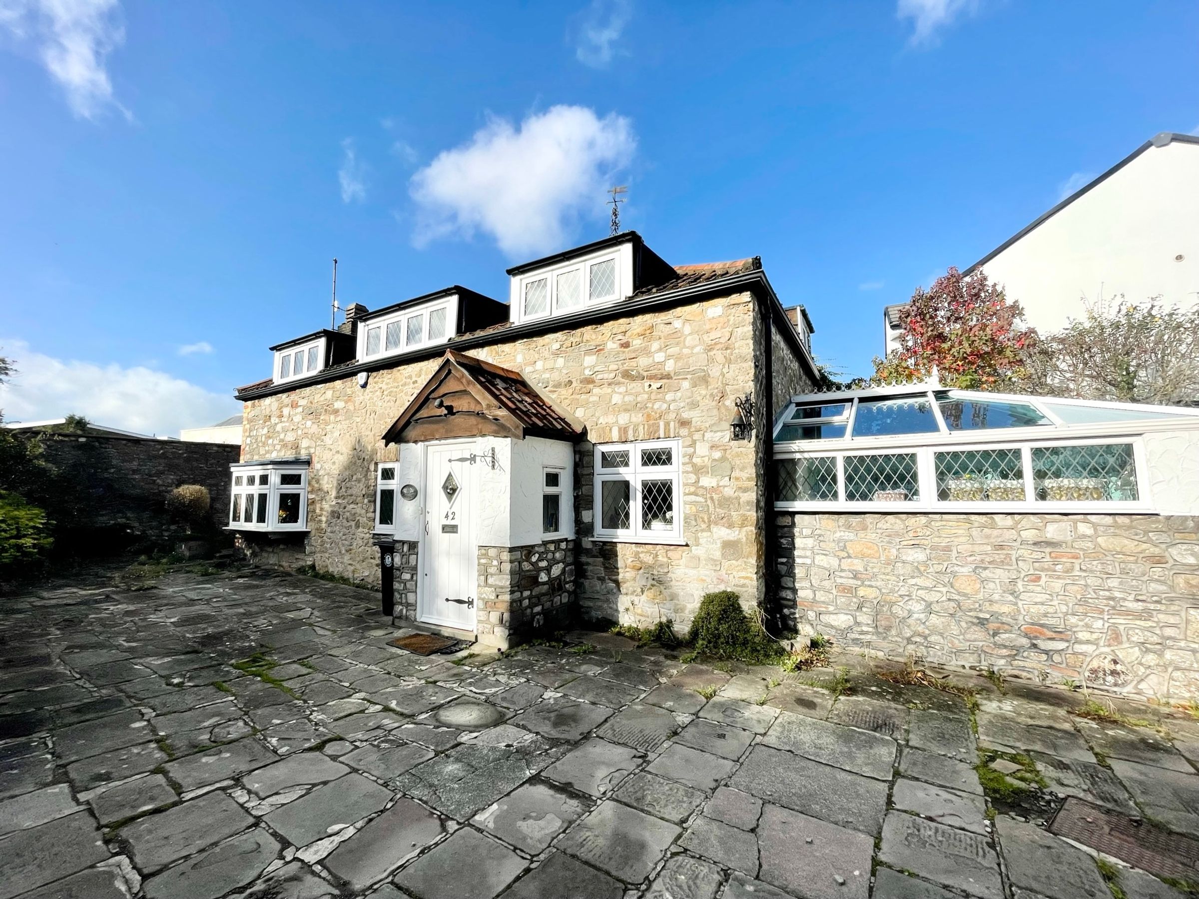 House Coombe Lane in Bristol