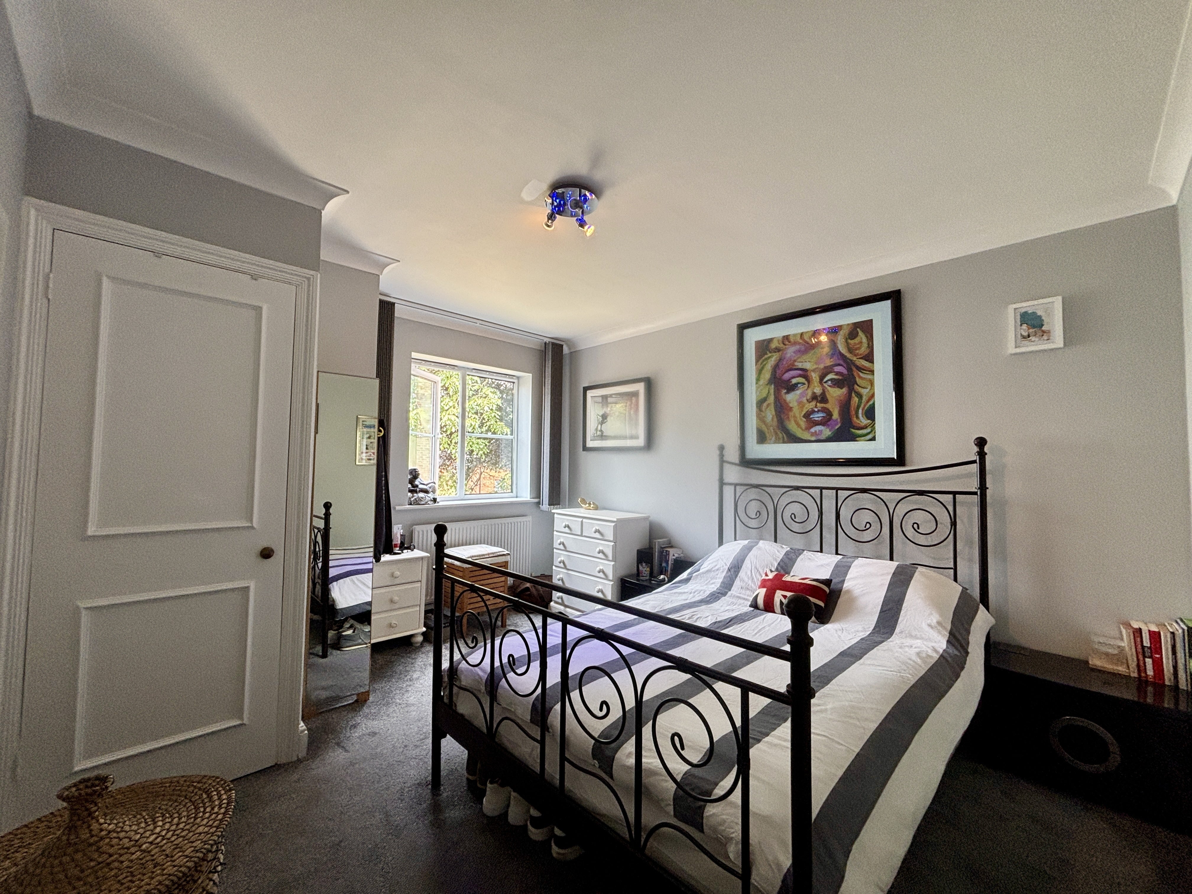 Flat Stevens Close in Greater London