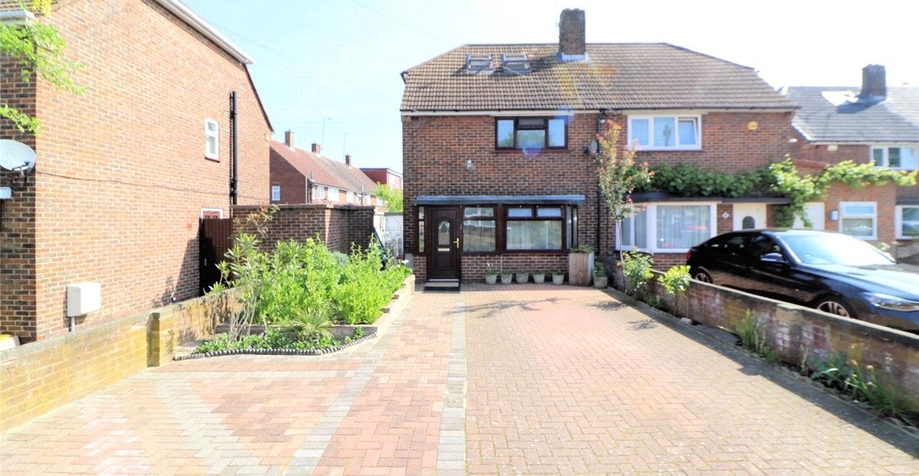 House Masefield Close in London