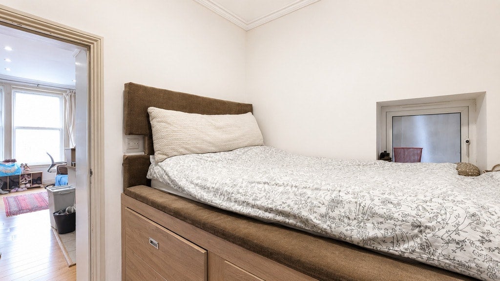 Flat Lordship Road in Greater London