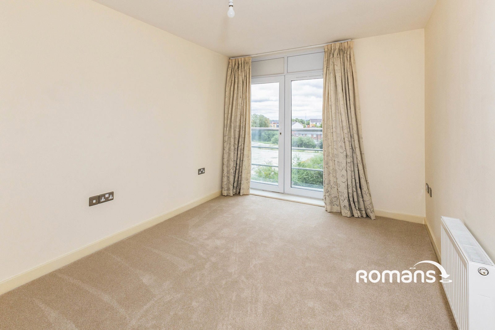 Flat Kenavon Drive in Reading