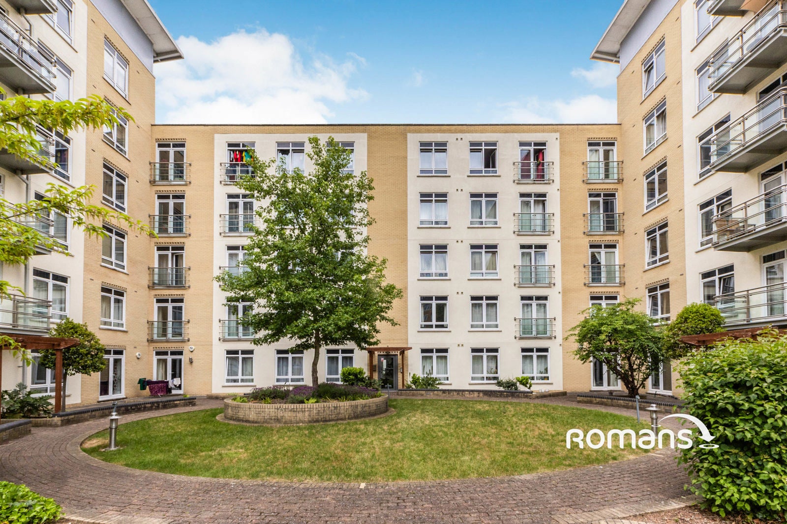 Flat Kenavon Drive in Reading