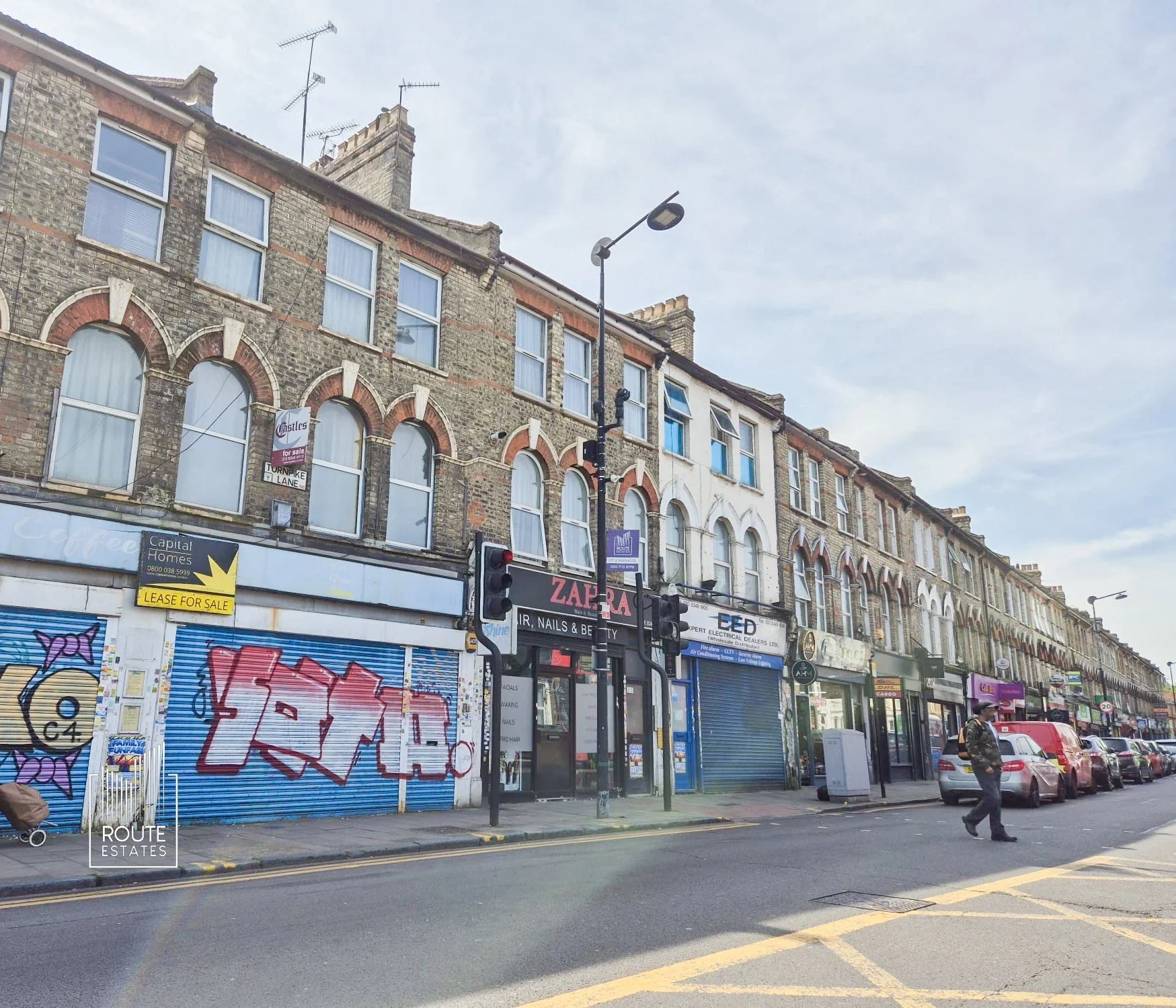 Flat Turnpike Lane in Greater London