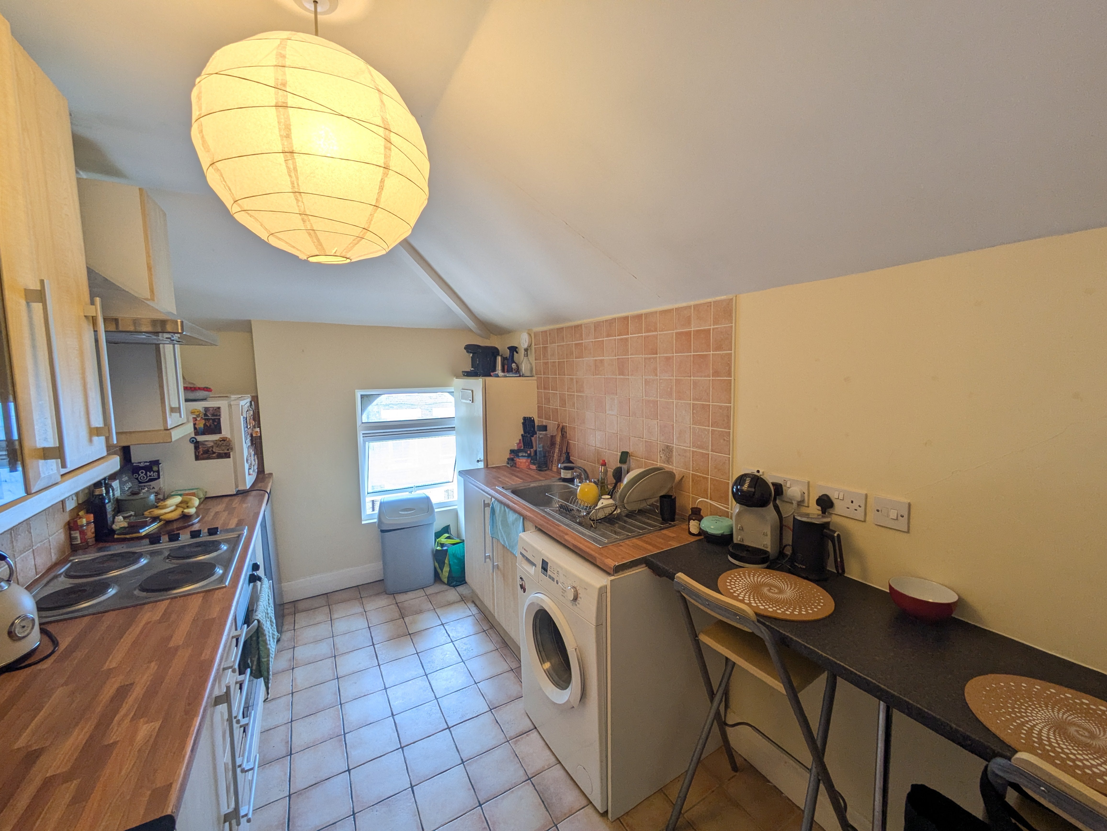 Flat Kingsdown Road in Greater London