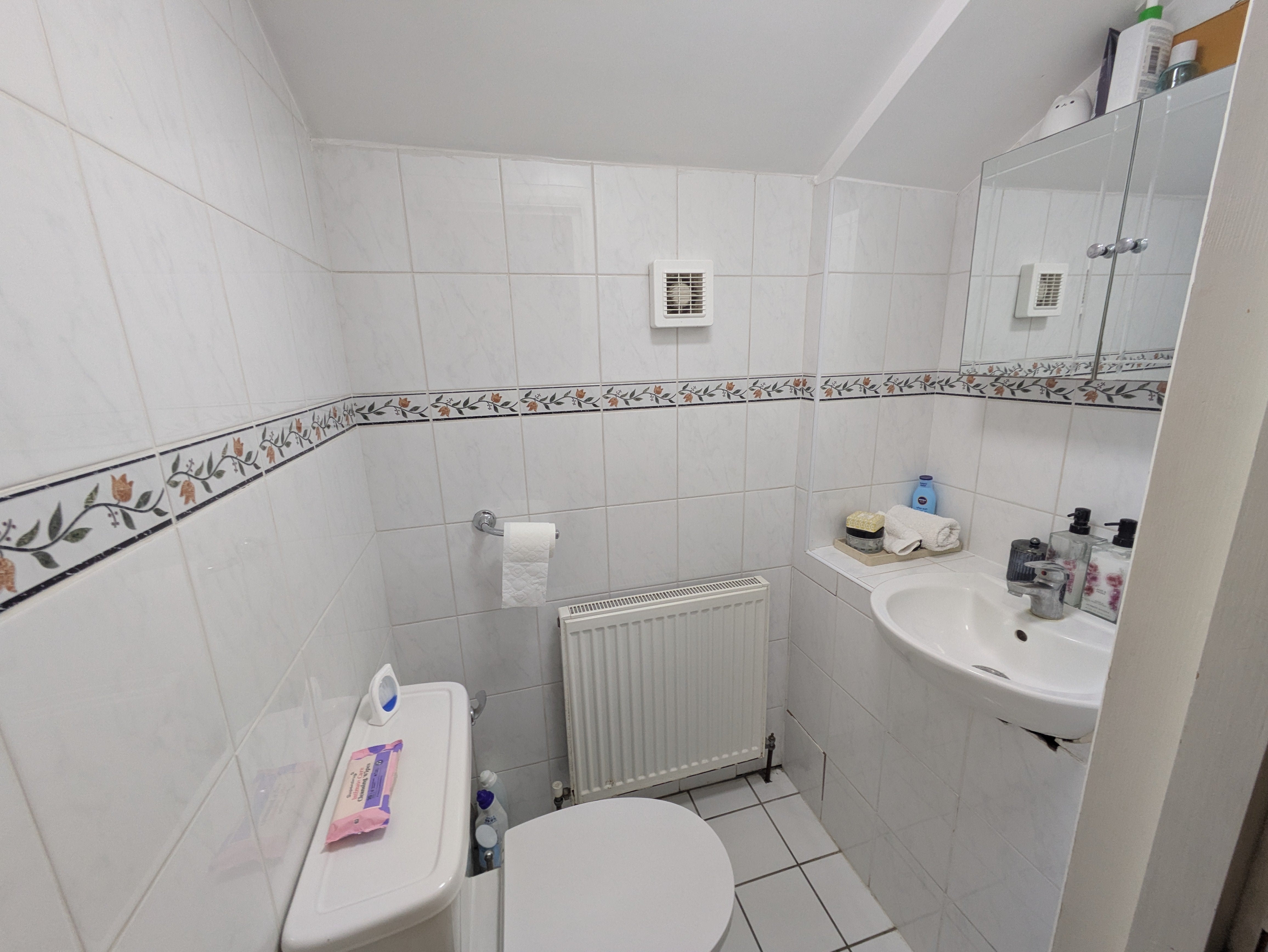 Flat Kingsdown Road in Greater London