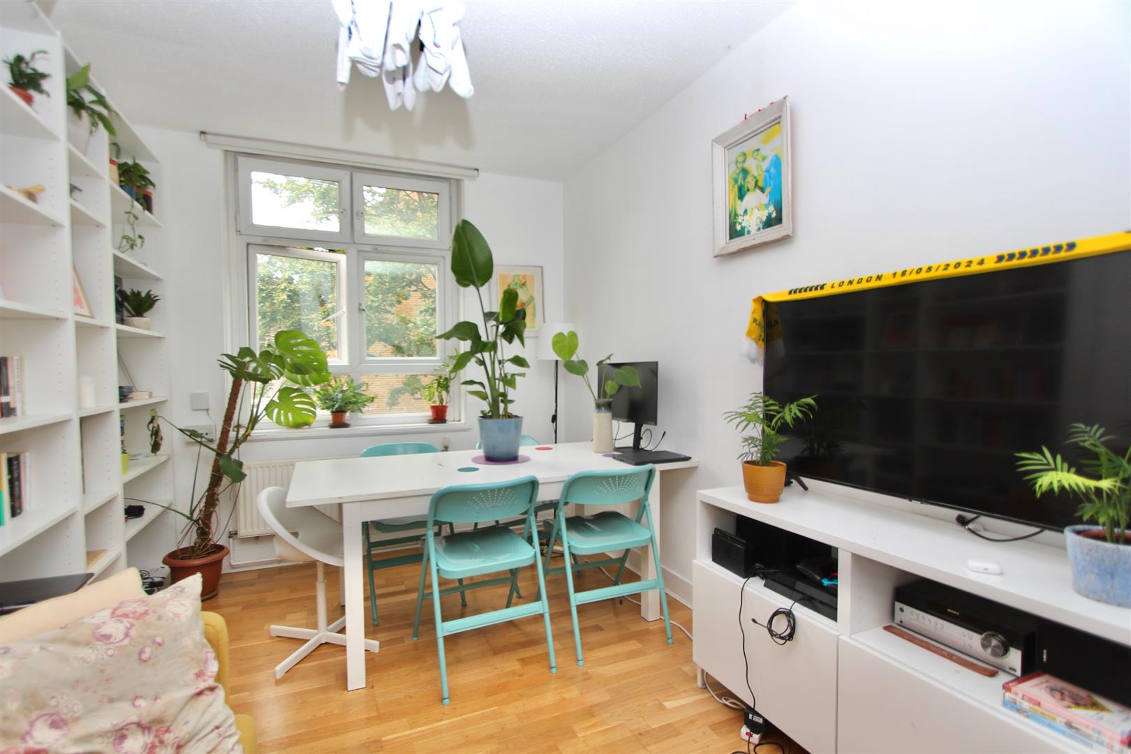 Flat Cazenove Road in Greater London