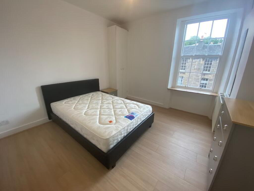 Flat New Mart Road in City of Edinburgh