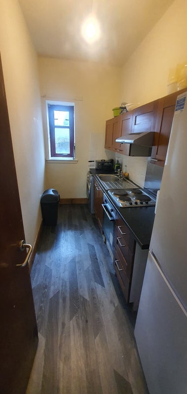 Room Springburn Road in Glasgow
