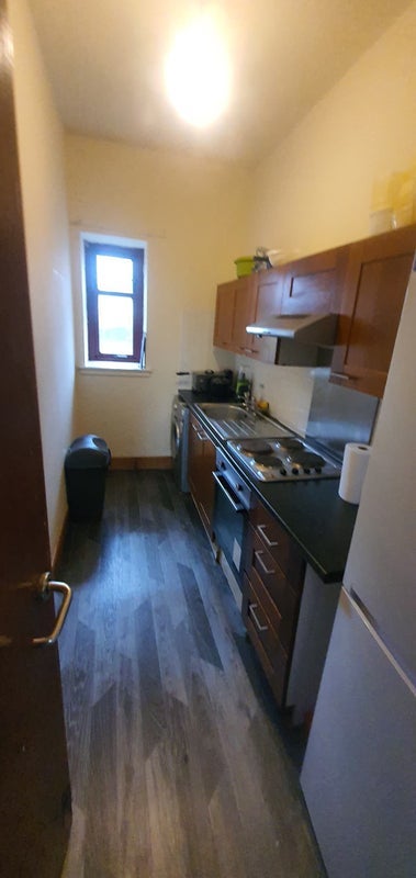 Room Springburn Road in Glasgow