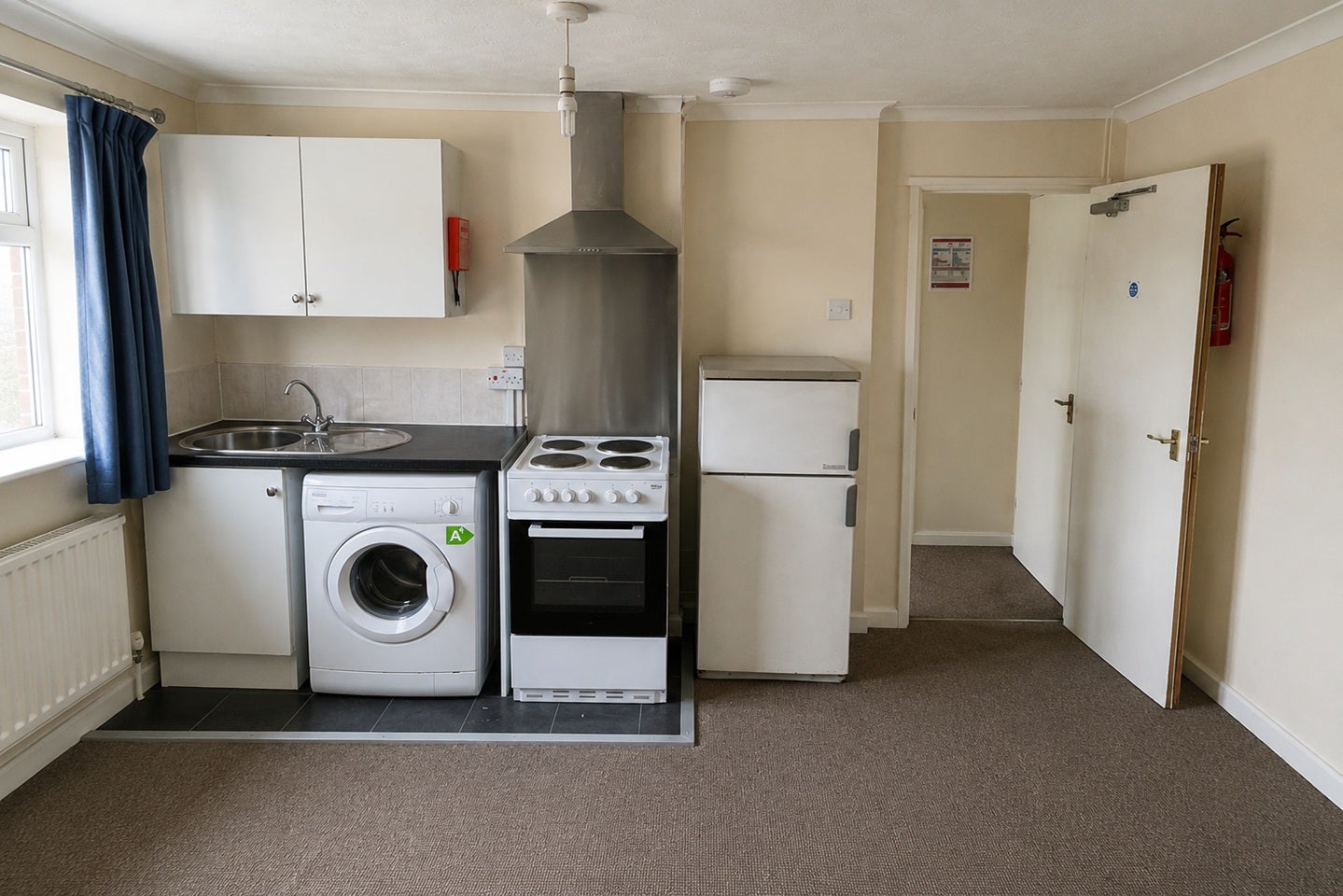 Flat Buckingham Way in Surrey Heath