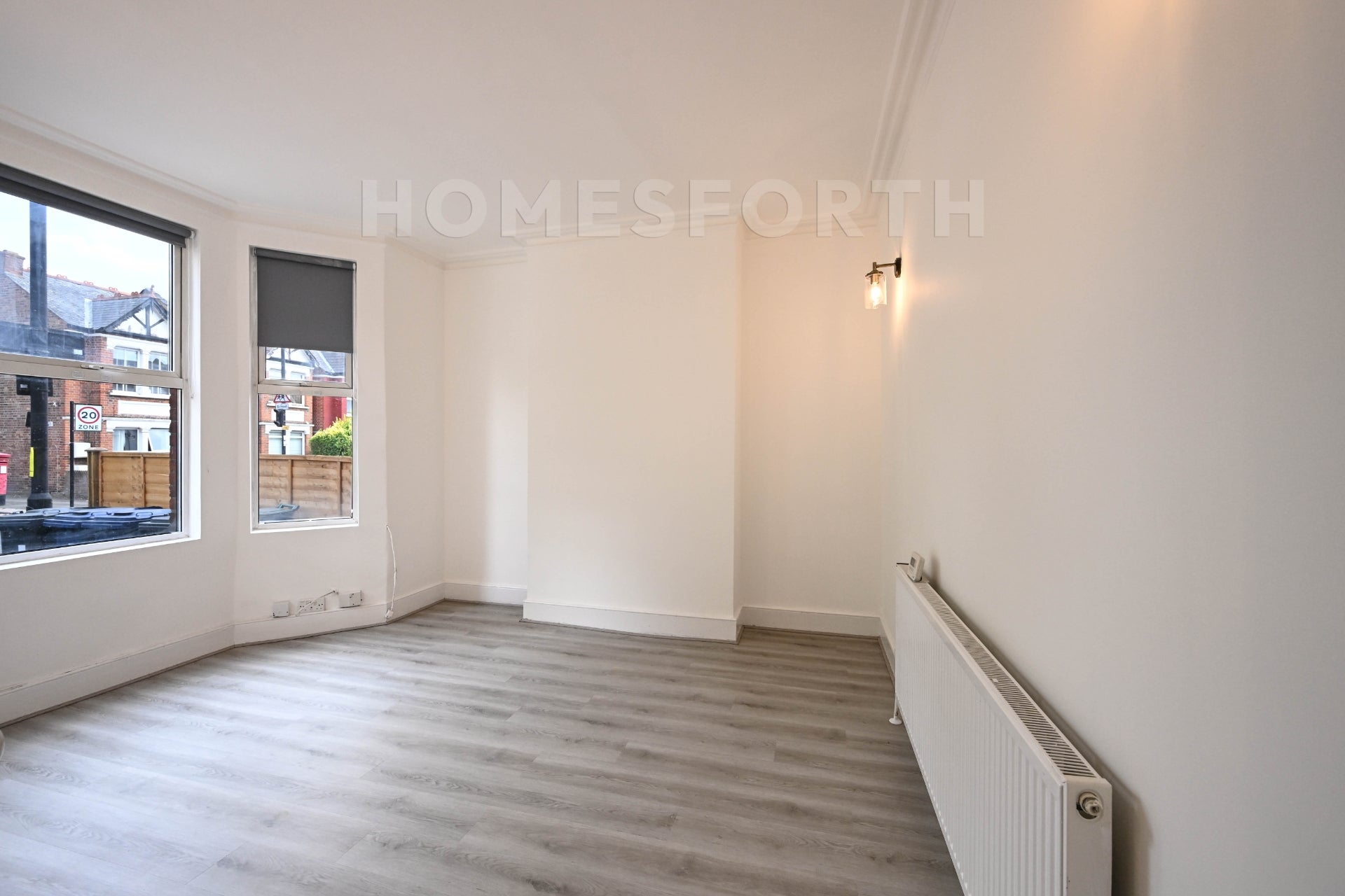 Flat Greenford Avenue in Greater London