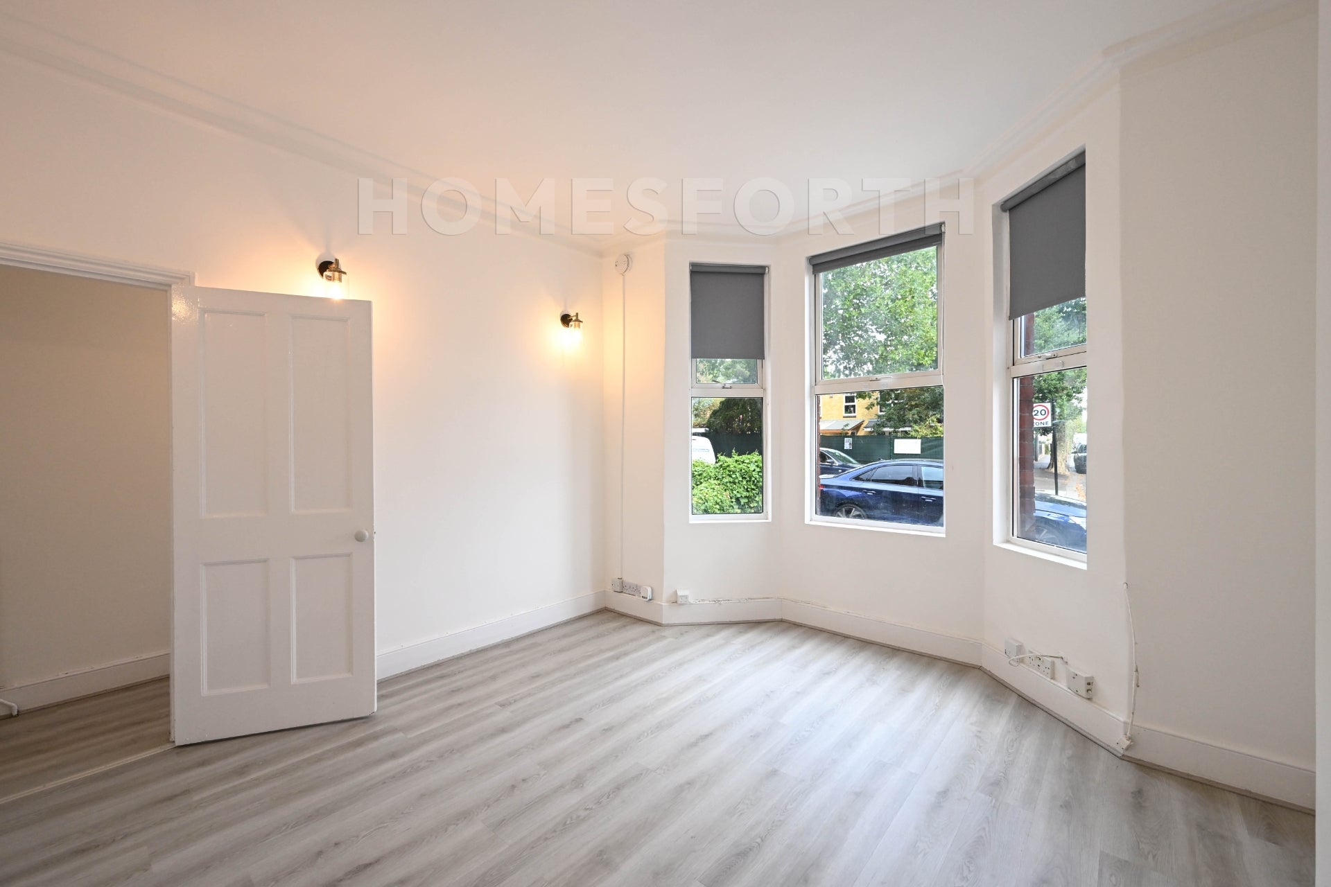Flat Greenford Avenue in Greater London