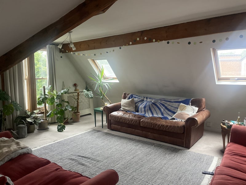 Room Kirkstall Lane in Leeds