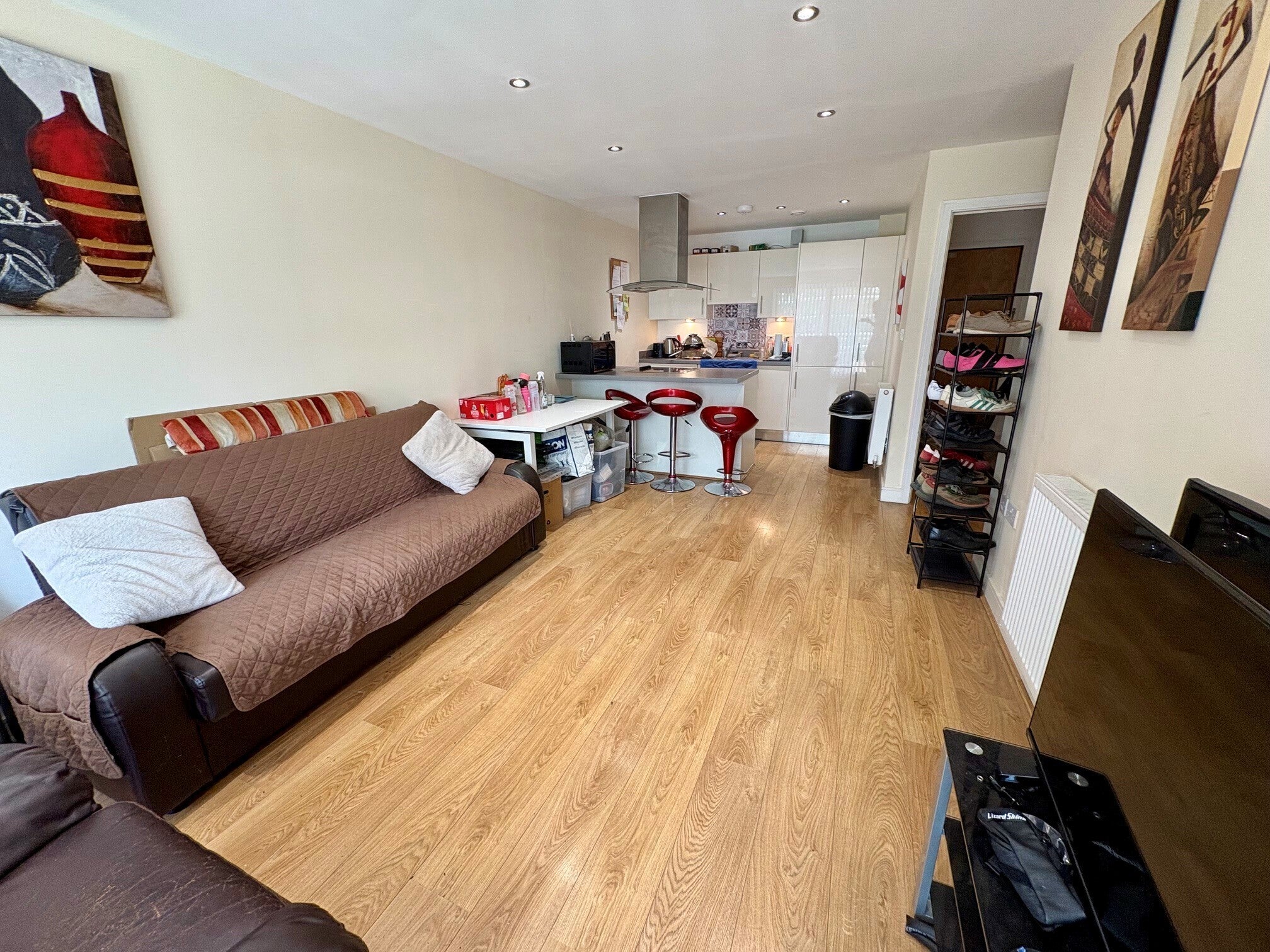 Flat Lytton Way in Stevenage
