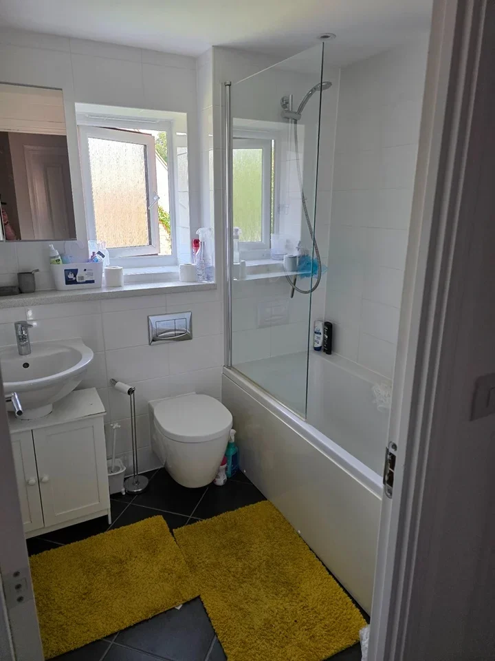 Room Daisy Drive in Sandiway
