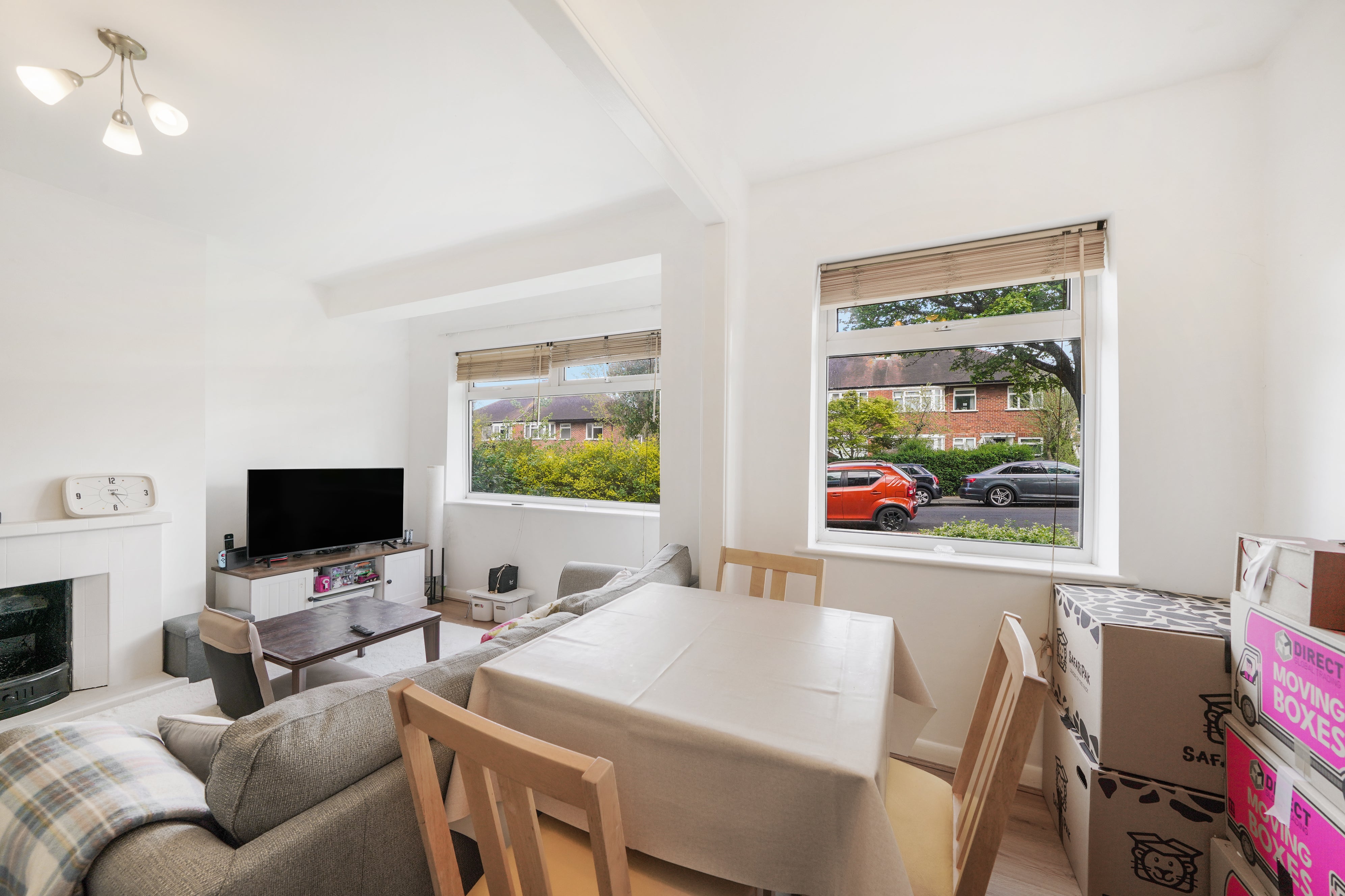 Flat Cavendish Avenue in Greater London
