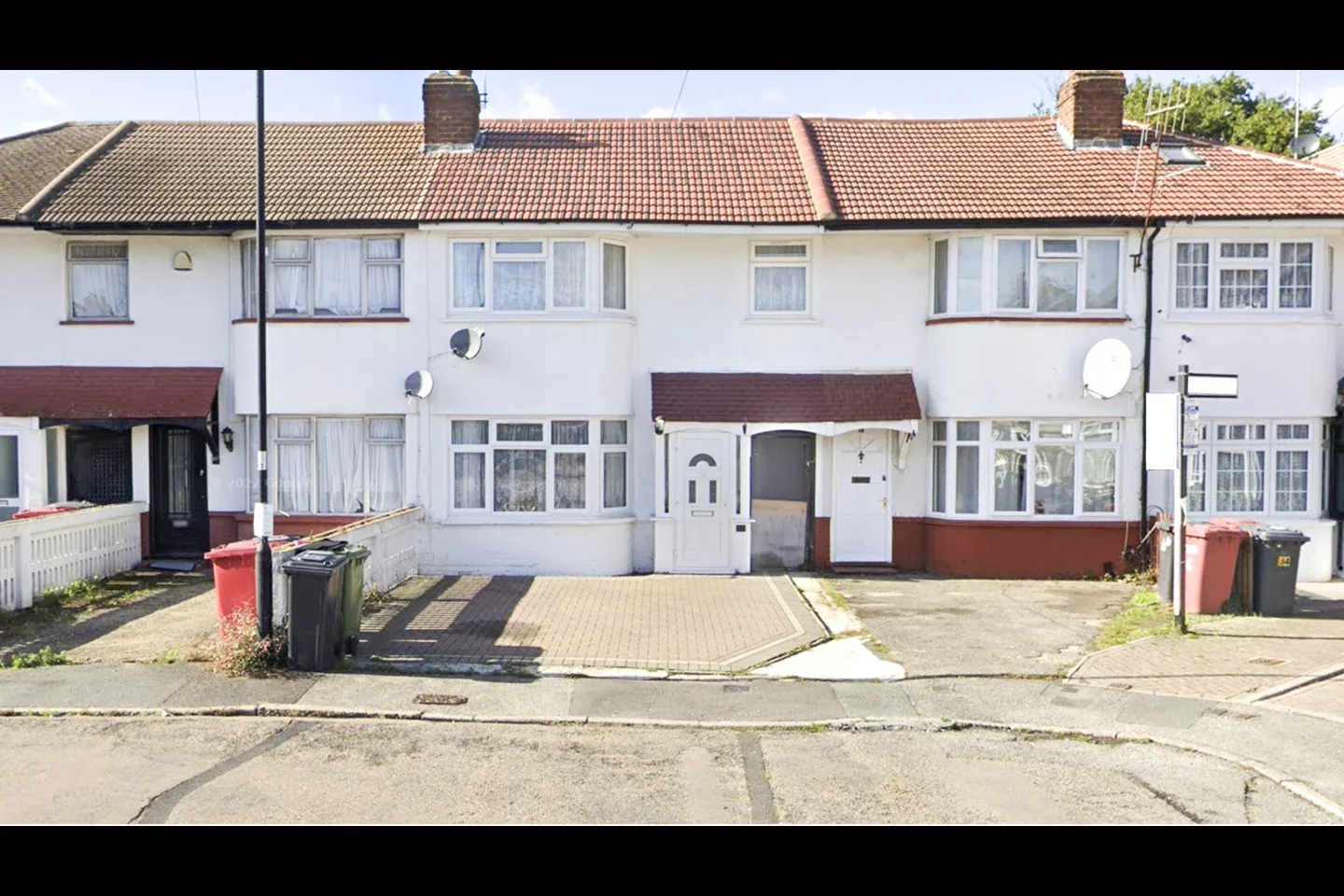 House Oakfield Avenue in Slough