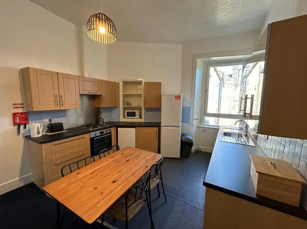 Flat Morningside Road in City of Edinburgh