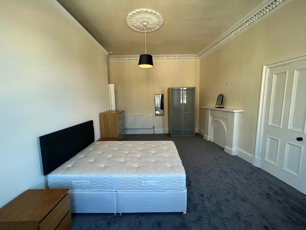 Flat Morningside Road in City of Edinburgh