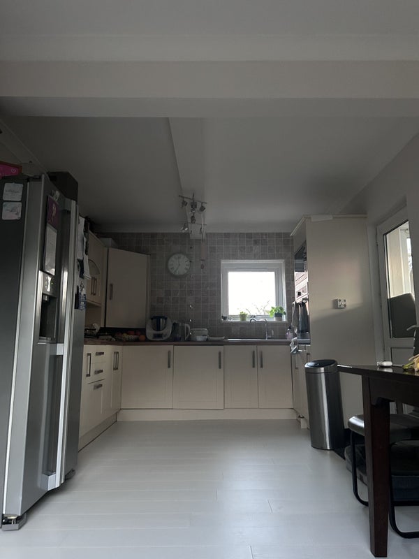 Room Turbary Road in Poole