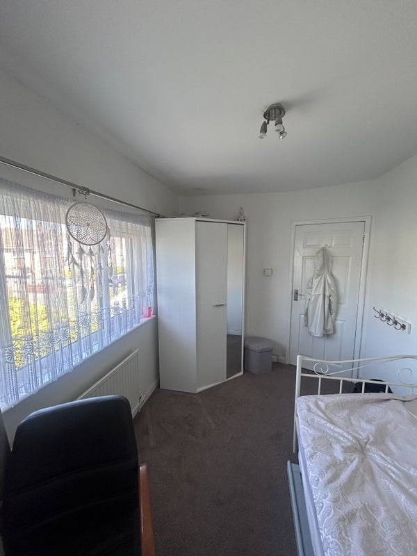 Room Turbary Road in Poole