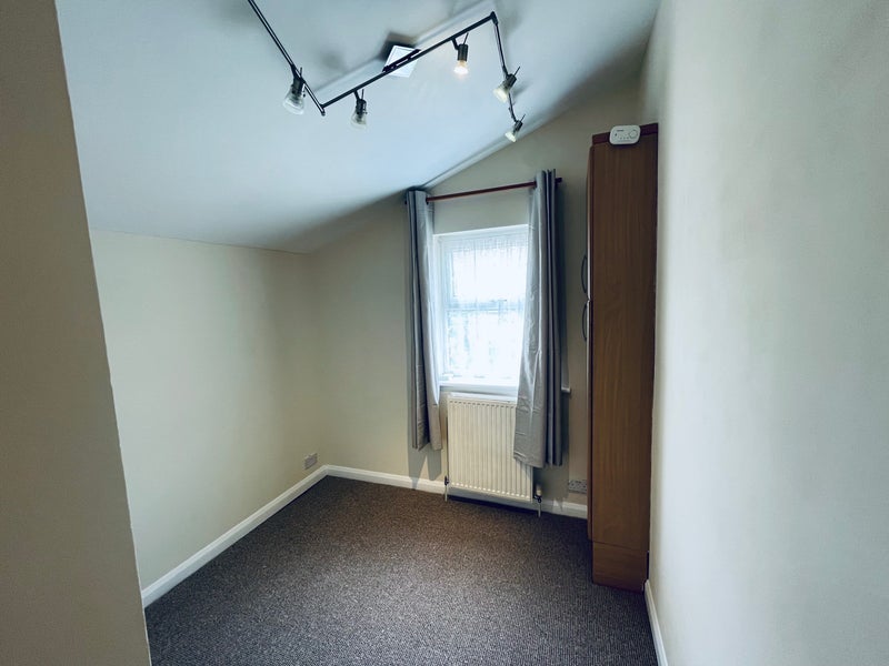 Flat Bradley Crescent in Bristol