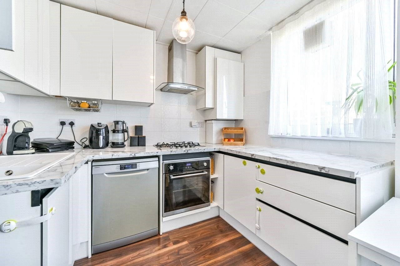 Flat Hertford Road in Greater London