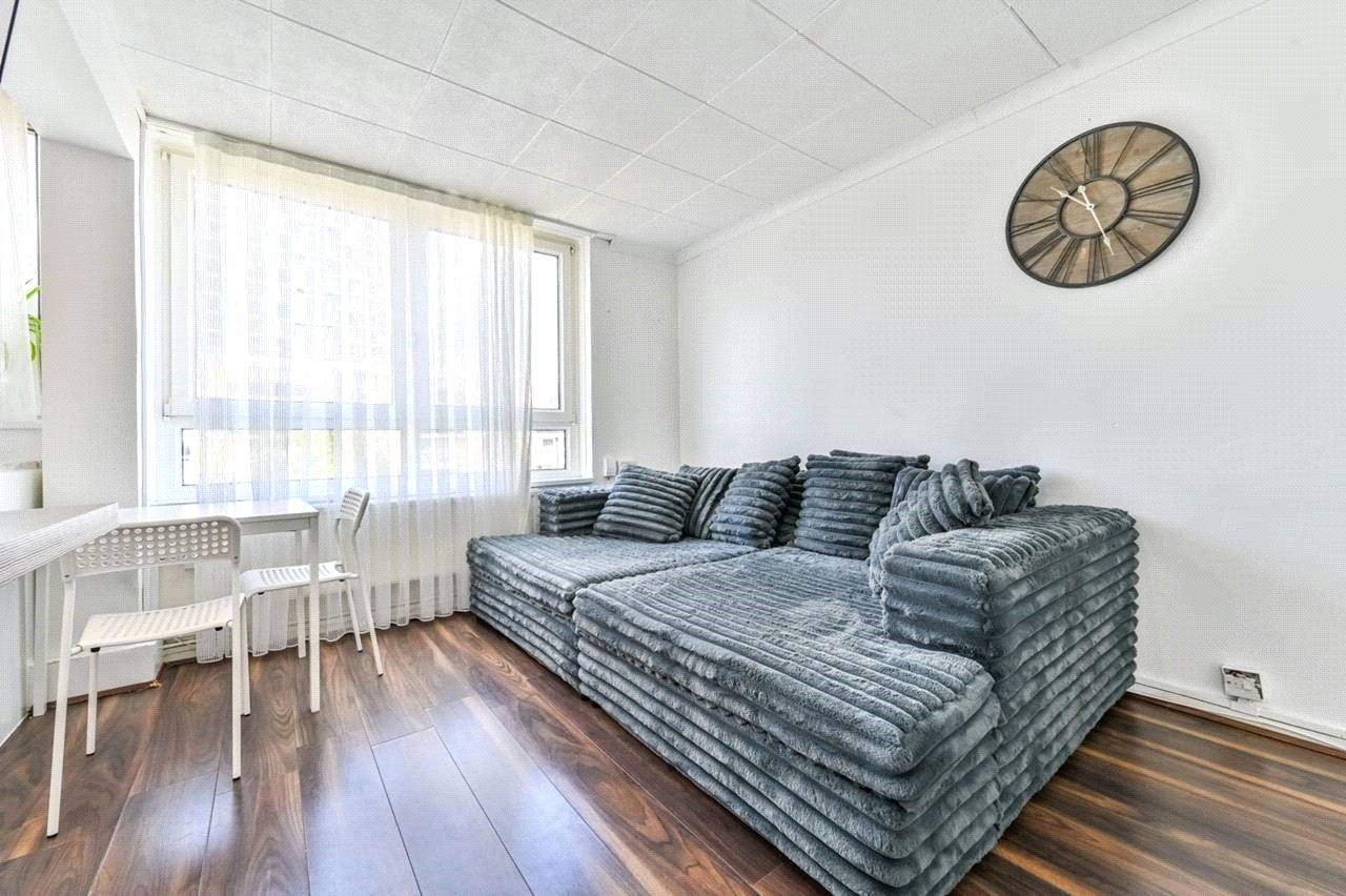 Flat Hertford Road in Greater London