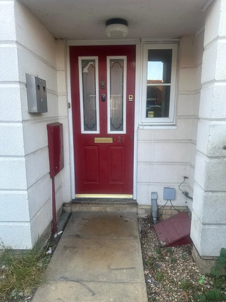 House Pearcy Close in Greater London