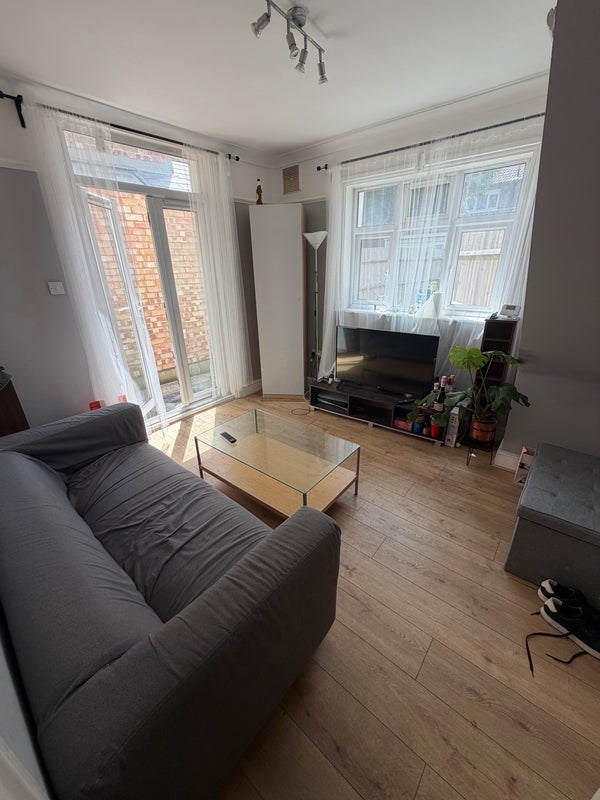 Room Woodbury Street in Greater London