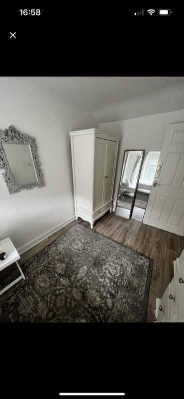 Room Hopkinstown Road in Pontypridd