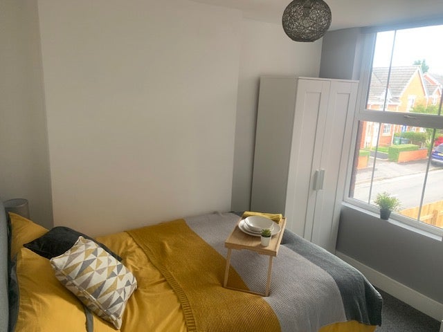 Room Ross in Sandwell