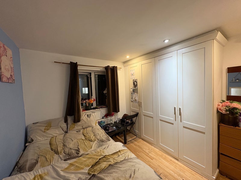 Room East India Dock Road in Greater London