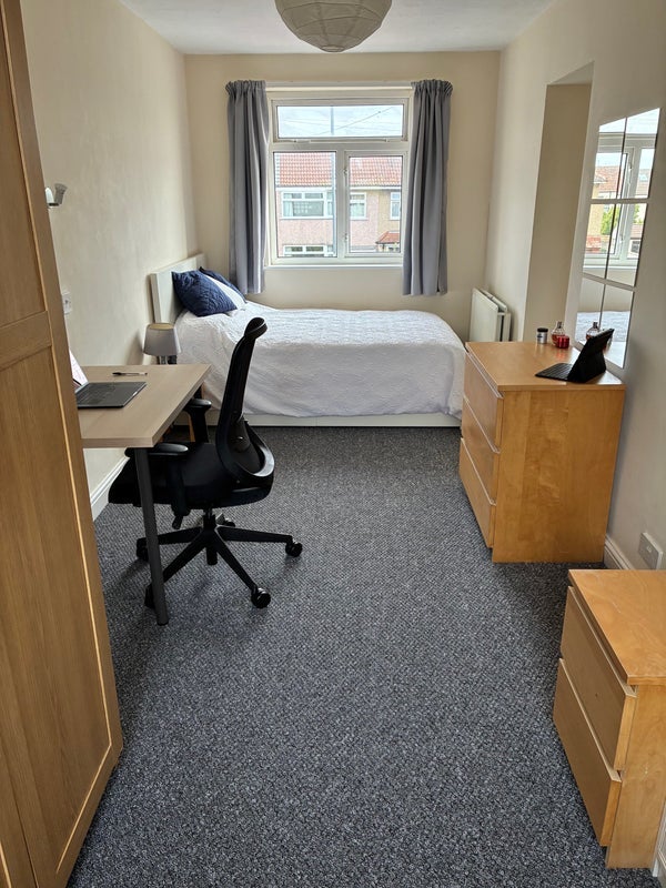 Room Filton Avenue in Bristol