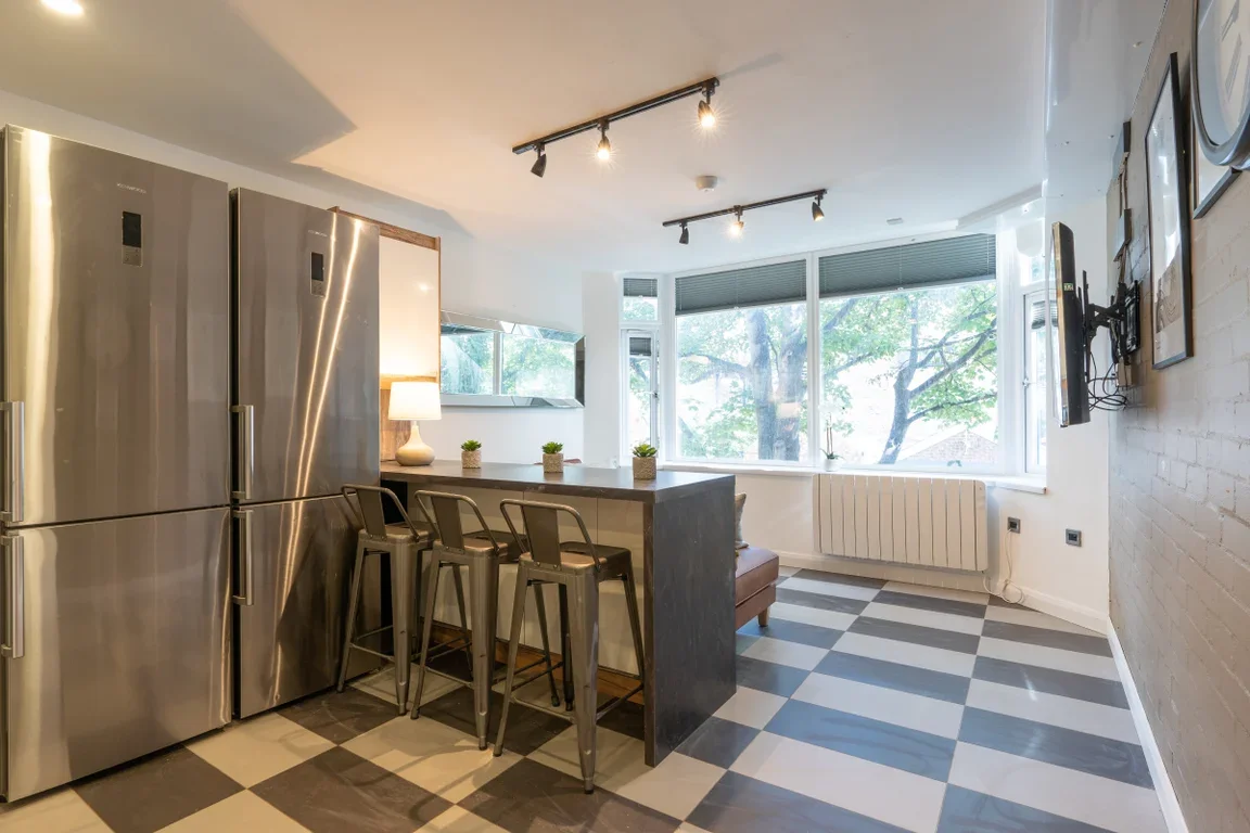 Flat Eskdale Terrace in Newcastle upon Tyne