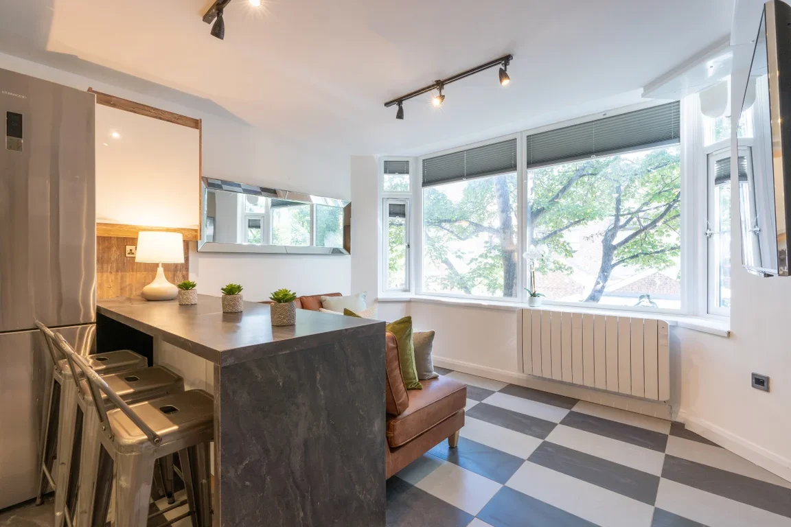 Flat Eskdale Terrace in Newcastle upon Tyne