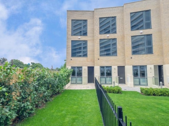 House Gunnersbury Mews in Greater London
