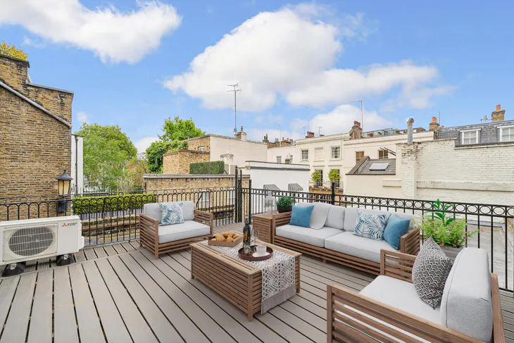 House Kinnerton Street in City of Westminster