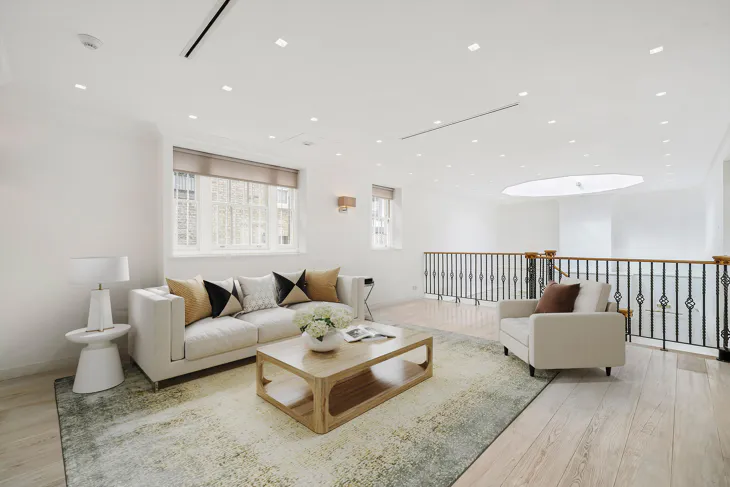 House Kinnerton Street in City of Westminster