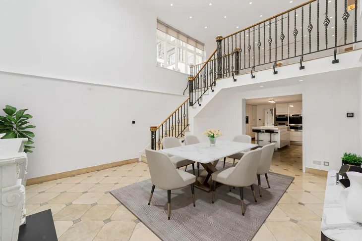 House Kinnerton Street in City of Westminster