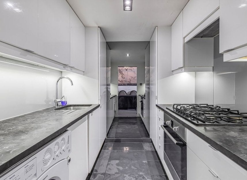 Flat Nevern Square in Greater London