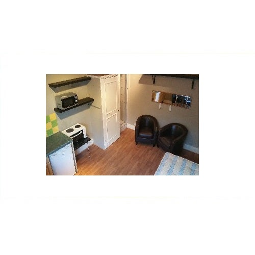 Room Bath Road in London
