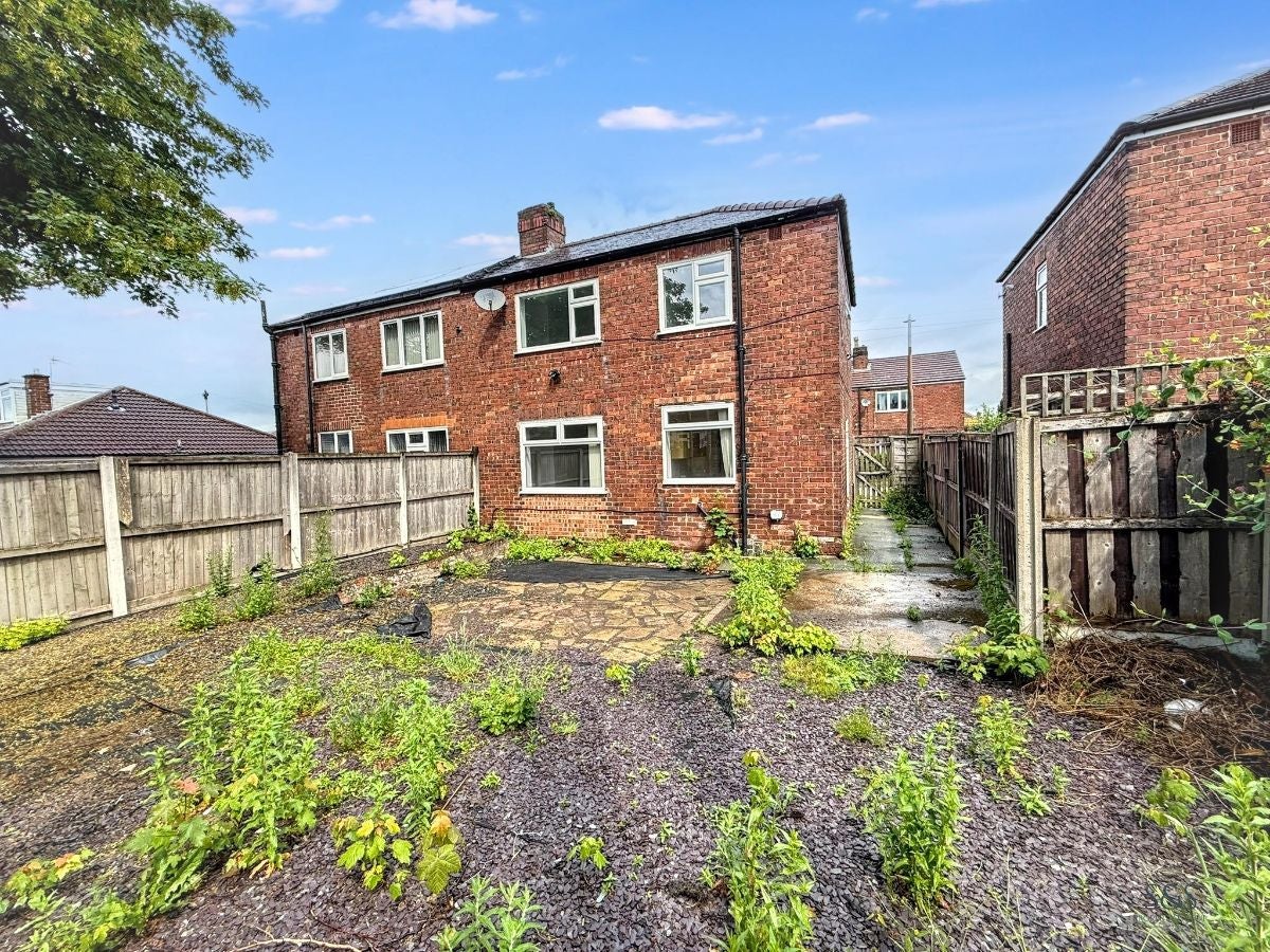 House Brierley Road East in Salford