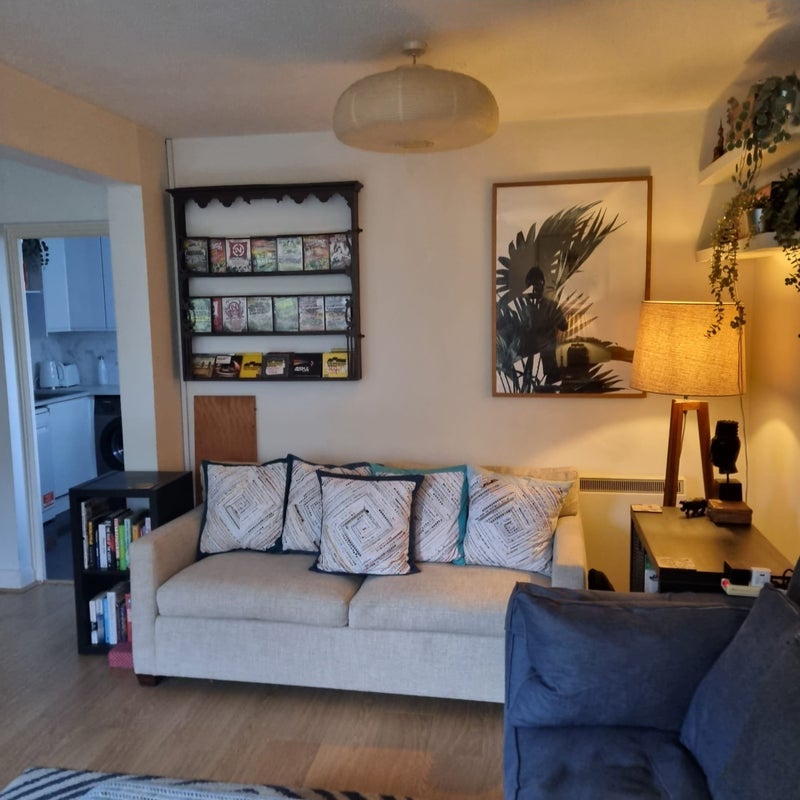 Room Bramlands Close in Greater London