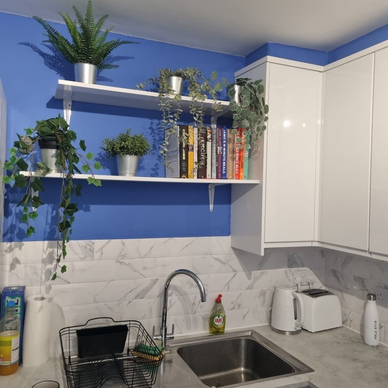 Room Bramlands Close in Greater London