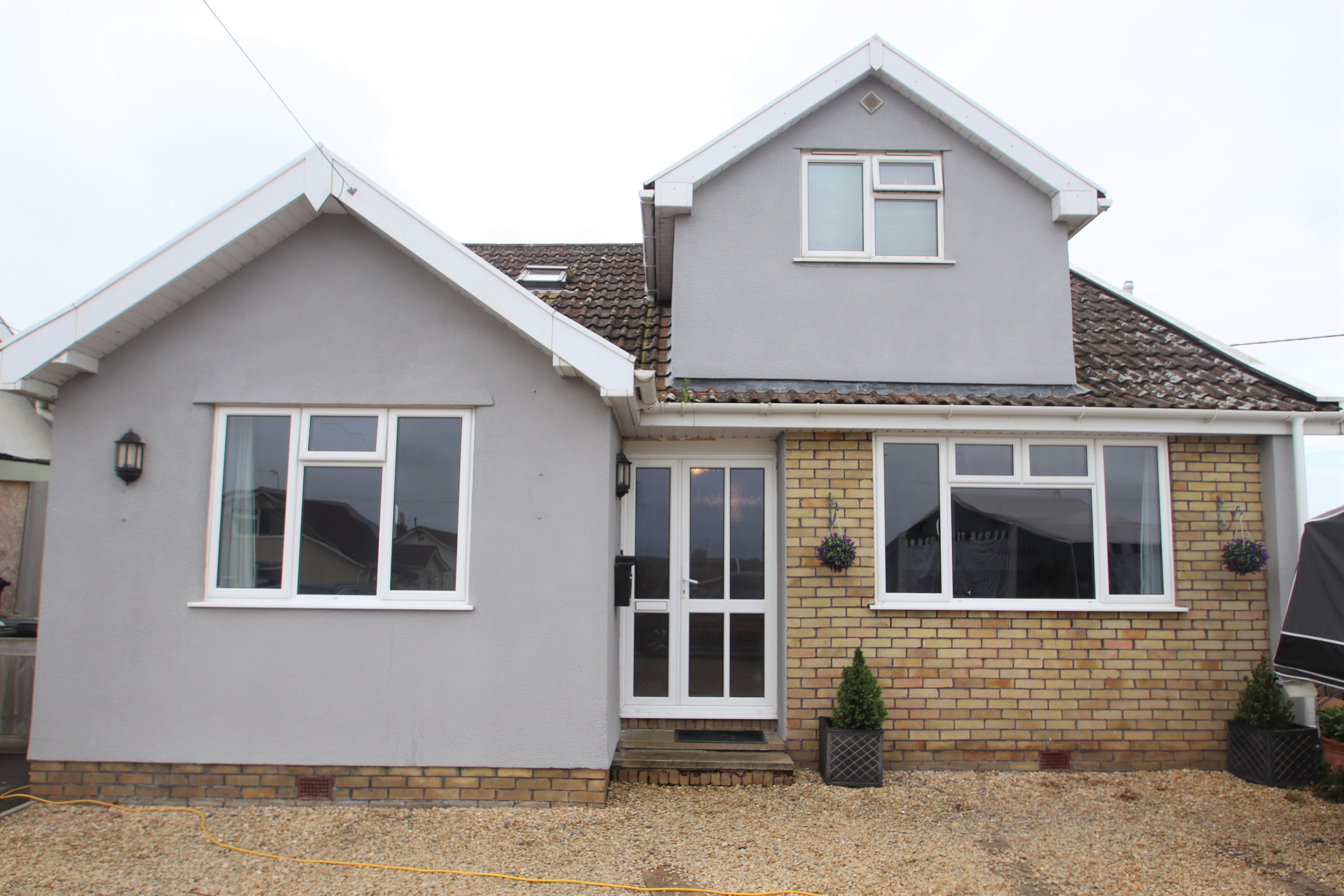 Flat South Lawn Close in Locking Parklands