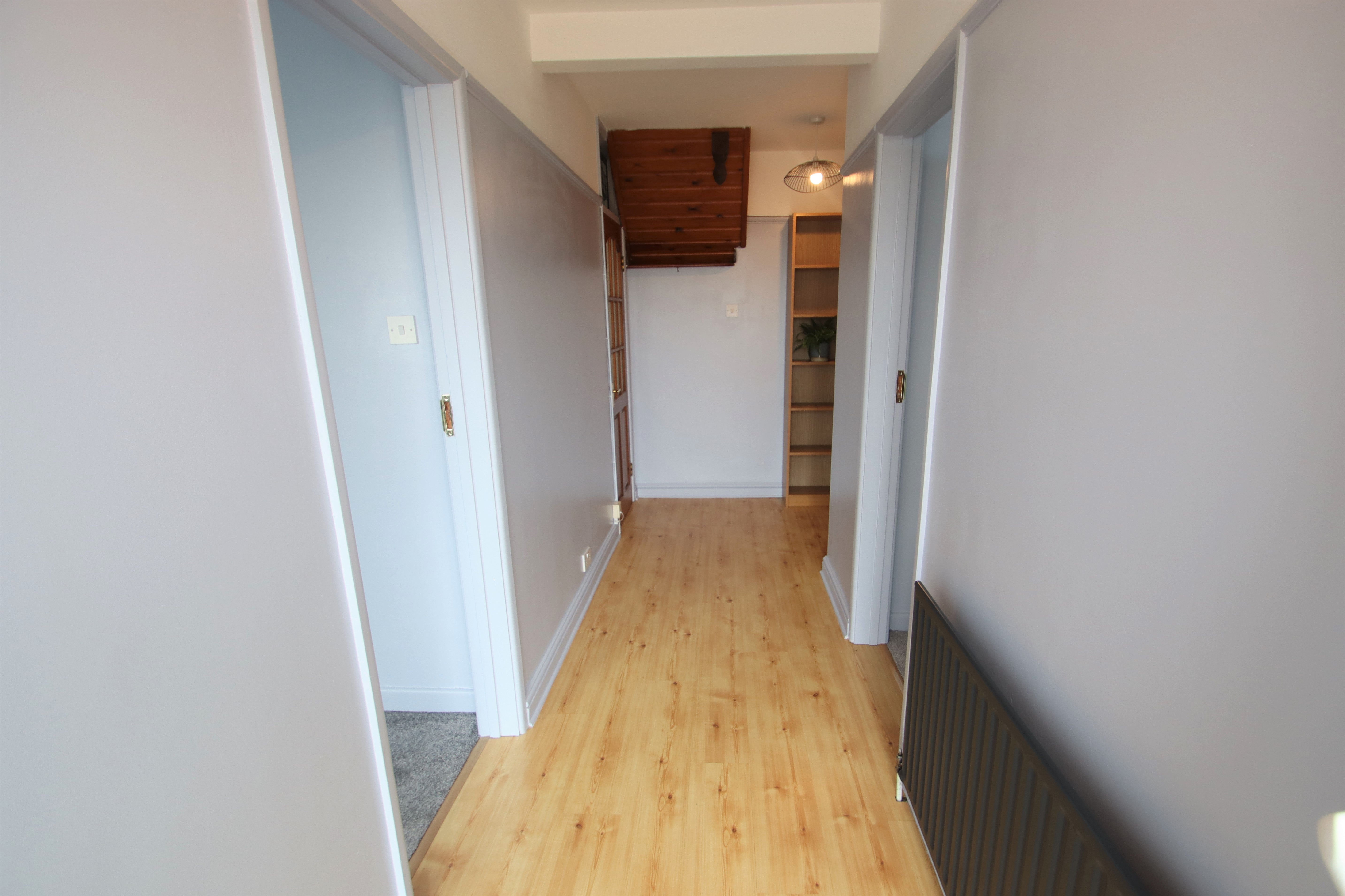 Flat South Lawn Close in Locking Parklands