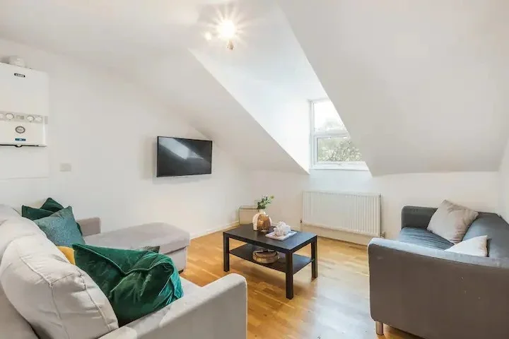 Flat Brailsford Road in Greater London
