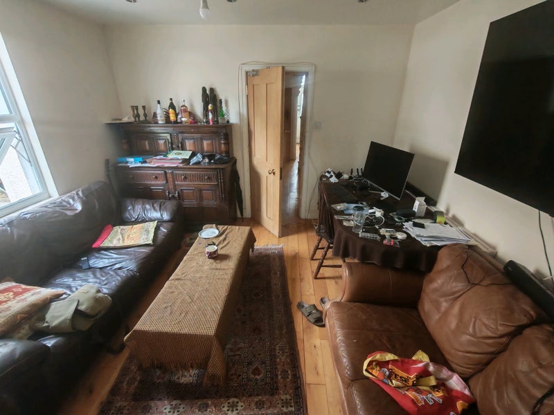 Room Davidson Road in Greater London