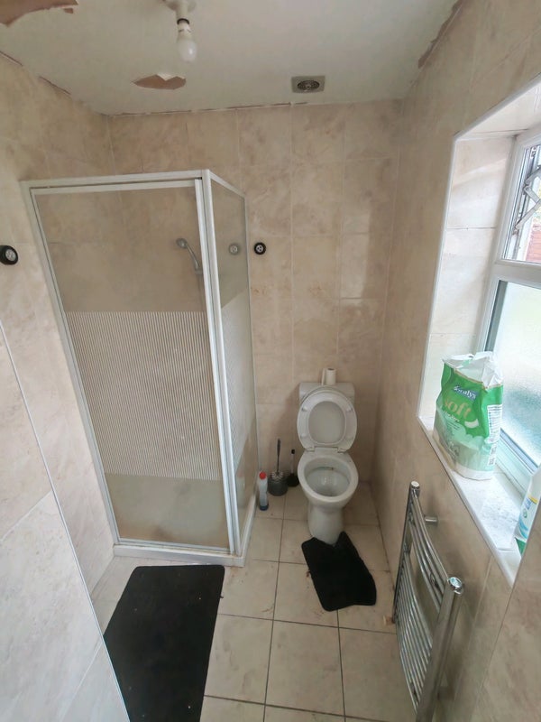 Room Davidson Road in Greater London
